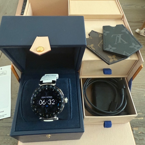 Louis Vuitton Tambour Horizon Smart Watch - Pristine Condition! - Picture 5 of 10